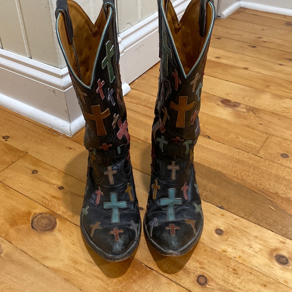 Women’s cowboy boots